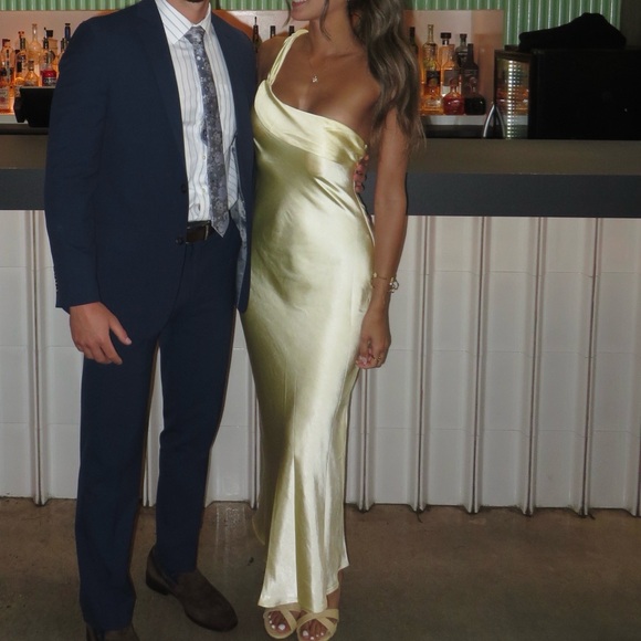 CALIX MIDI DRESS - ONE SHOULDER SLIP DRESS IN BUTTER - Picture 2 of 7